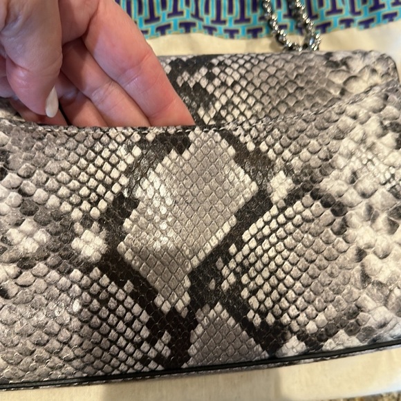 EUC Tory Burch Fleming handbag - cream and black snakeskin - Picture 2 of 11